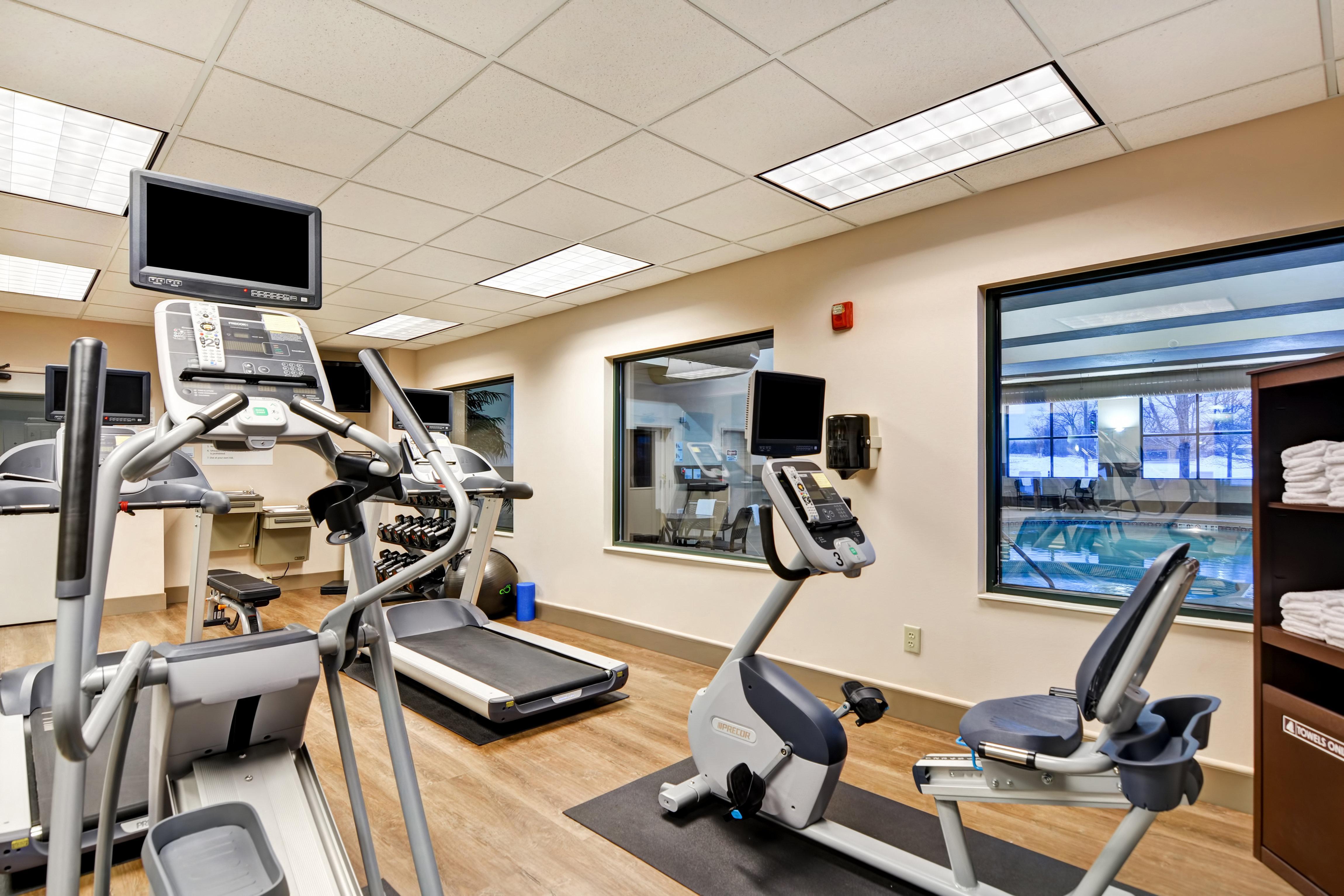 Holiday Inn Express Hotel & Suites Milwaukee-New Berlin By Ihg Extérieur photo