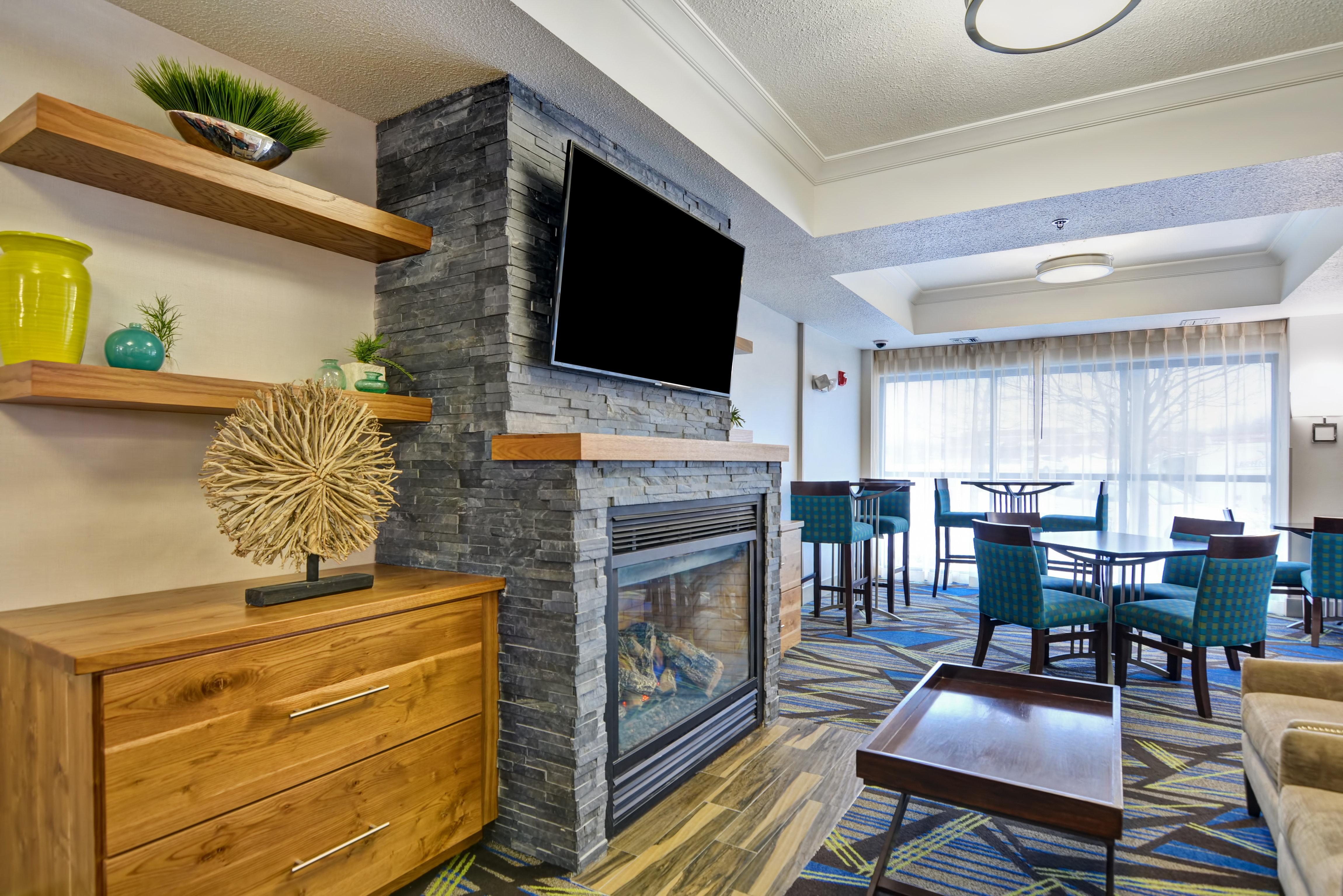 Holiday Inn Express Hotel & Suites Milwaukee-New Berlin By Ihg Extérieur photo