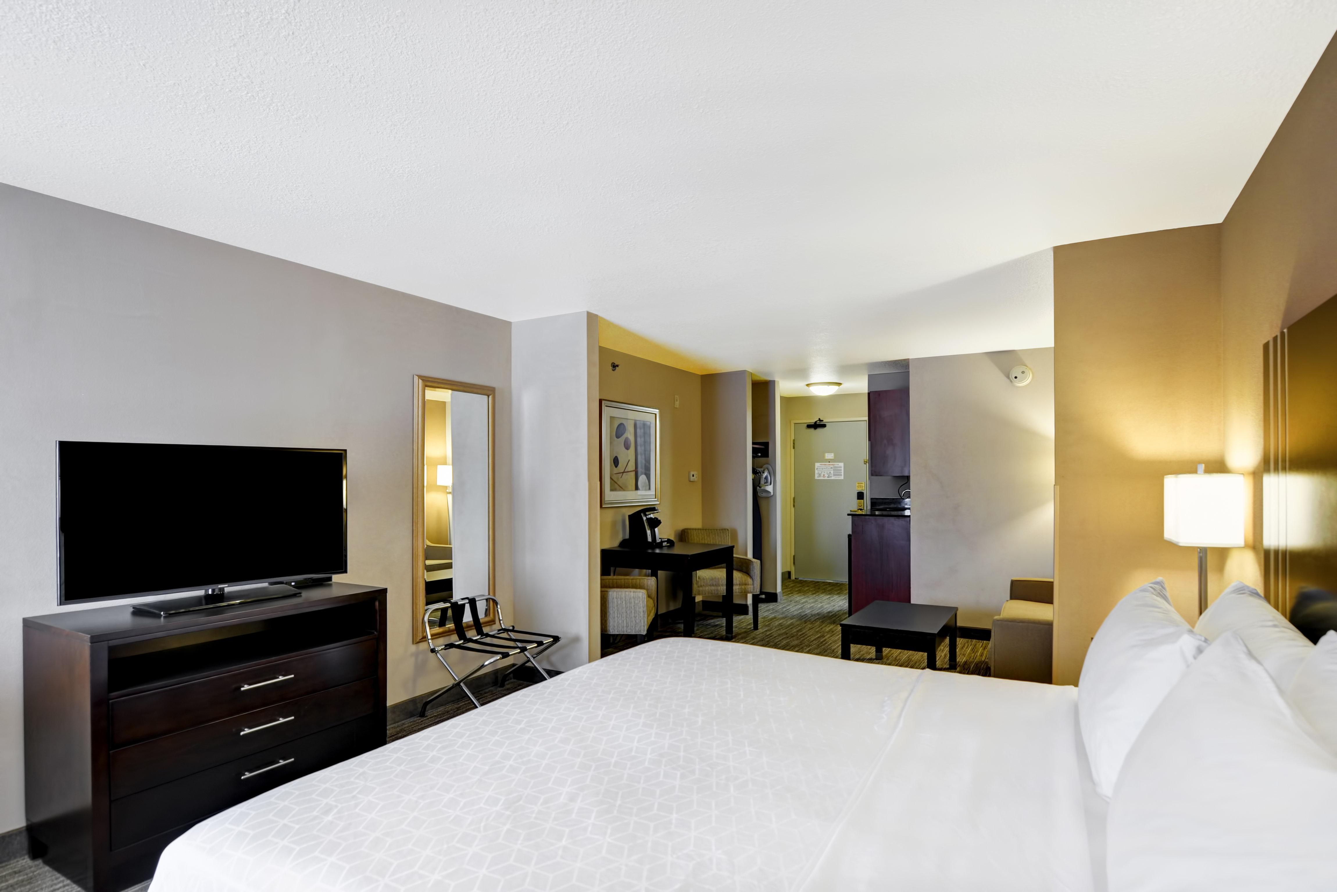 Holiday Inn Express Hotel & Suites Milwaukee-New Berlin By Ihg Extérieur photo