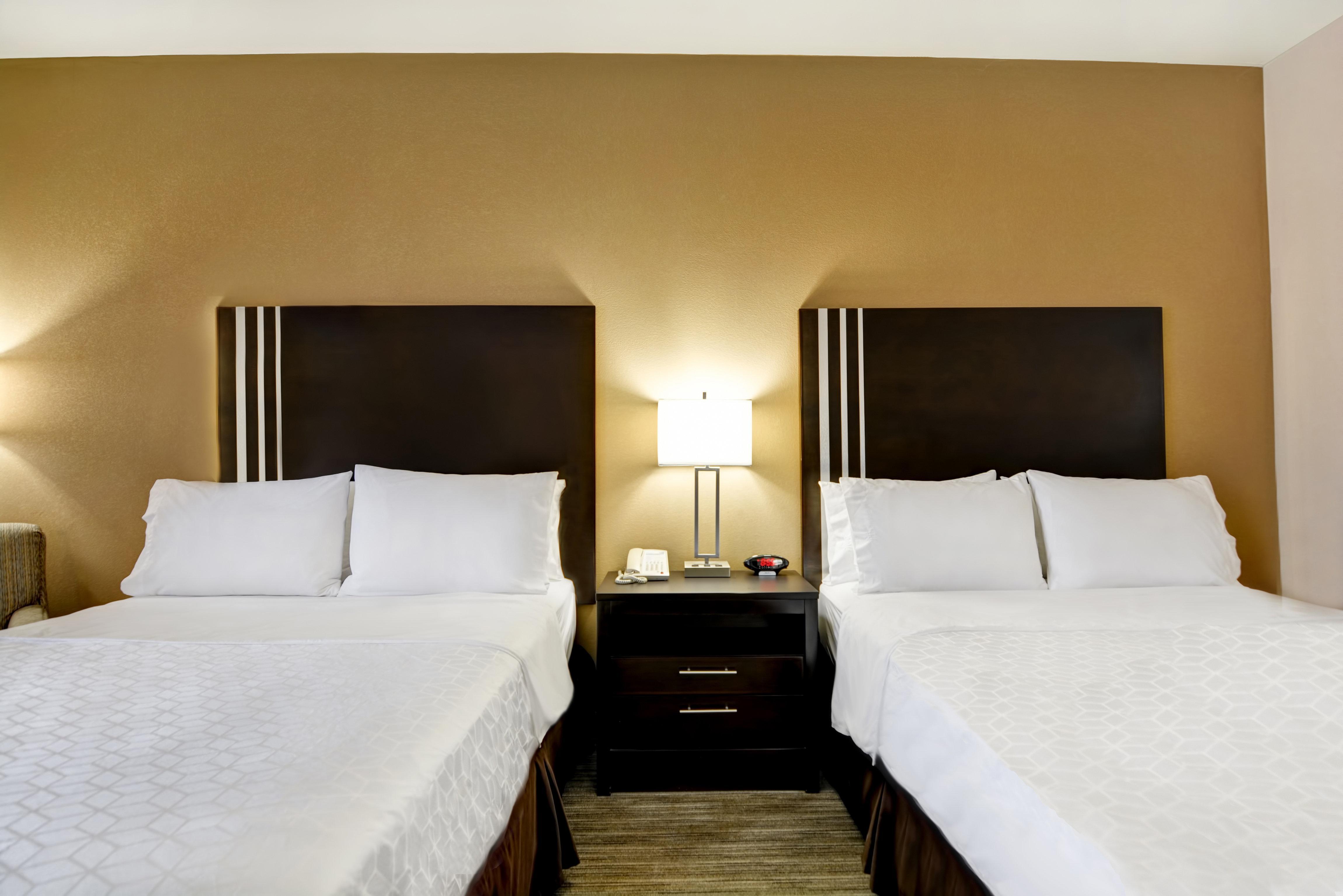Holiday Inn Express Hotel & Suites Milwaukee-New Berlin By Ihg Extérieur photo