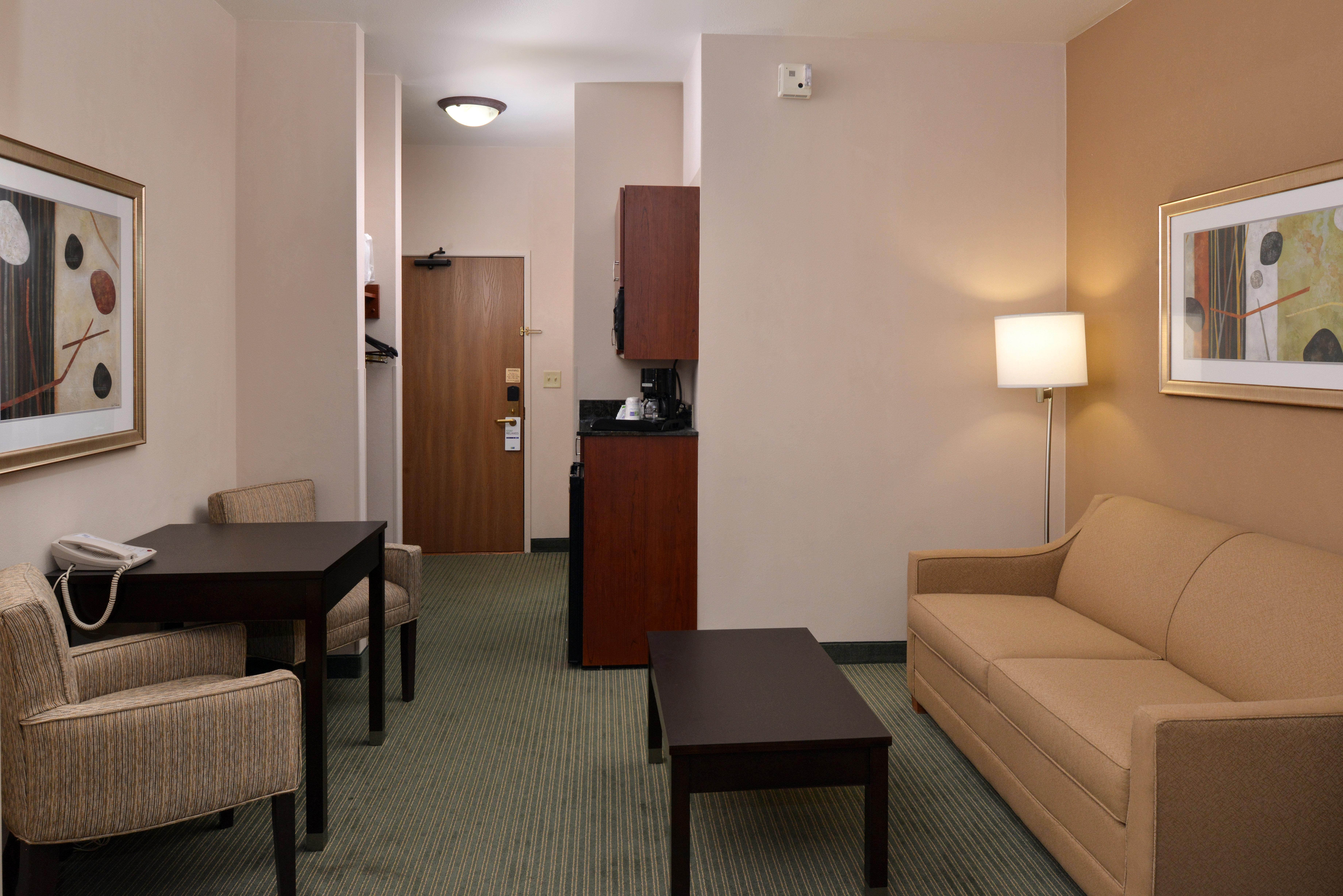 Holiday Inn Express Hotel & Suites Milwaukee-New Berlin By Ihg Extérieur photo