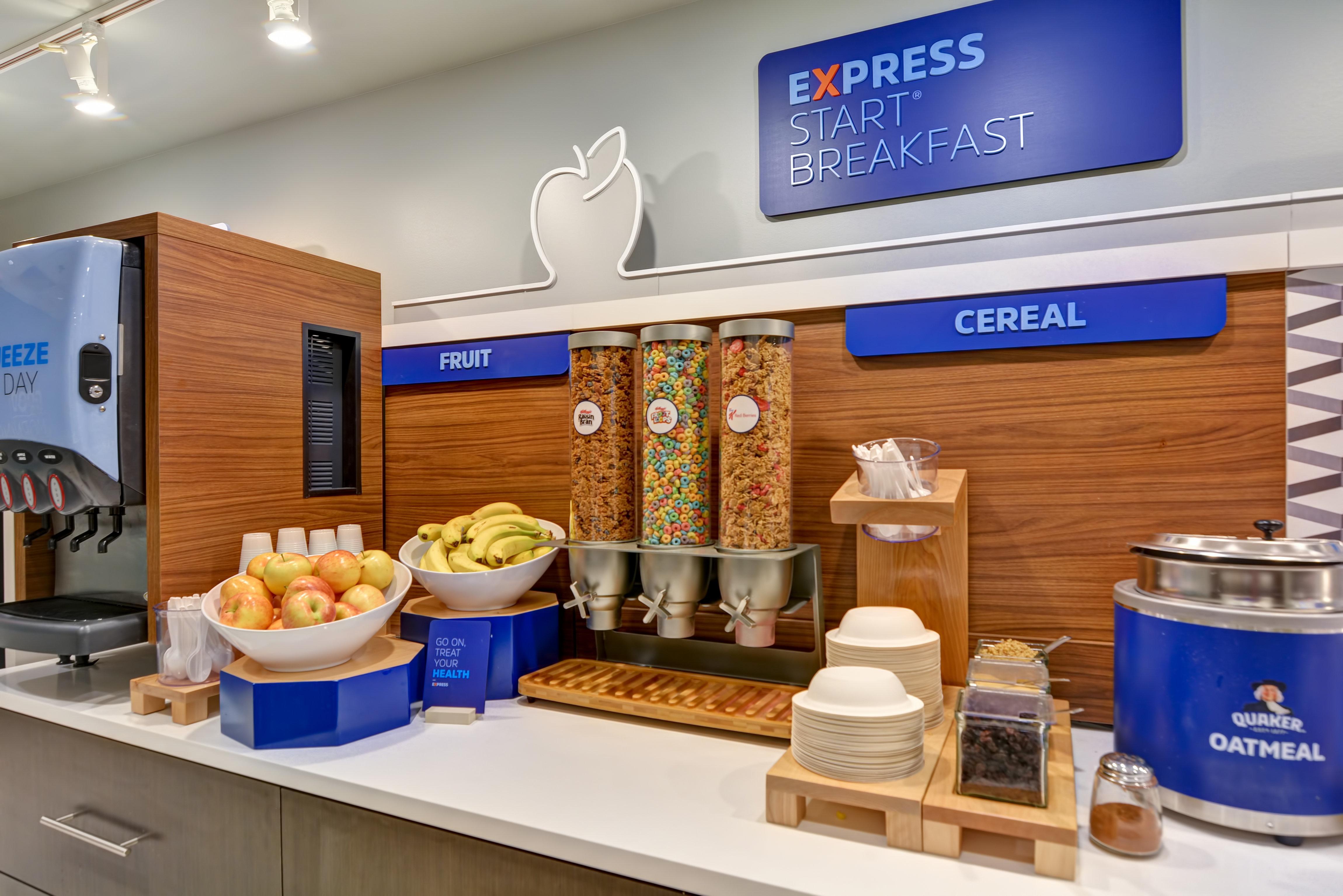 Holiday Inn Express Hotel & Suites Milwaukee-New Berlin By Ihg Extérieur photo