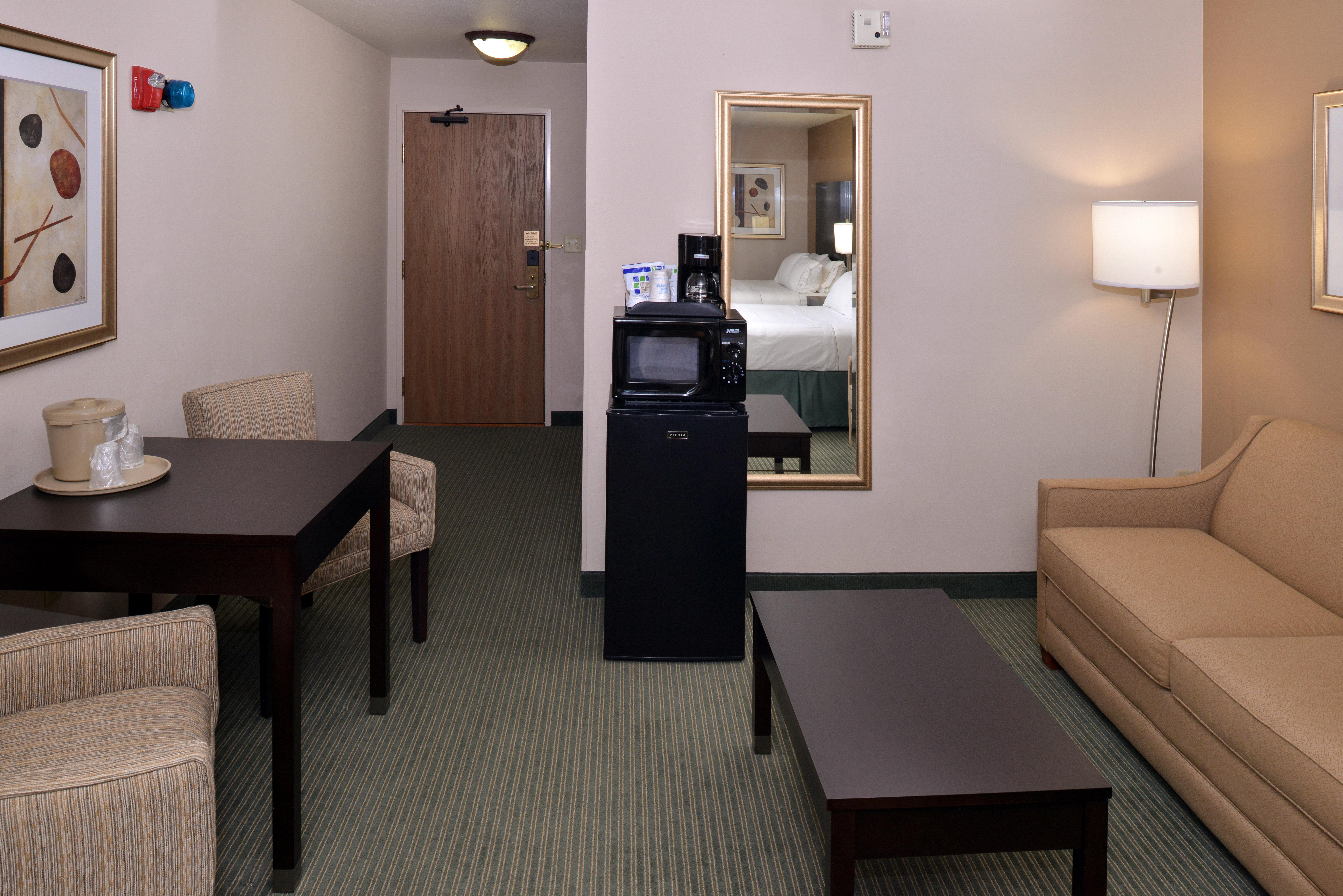 Holiday Inn Express Hotel & Suites Milwaukee-New Berlin By Ihg Extérieur photo