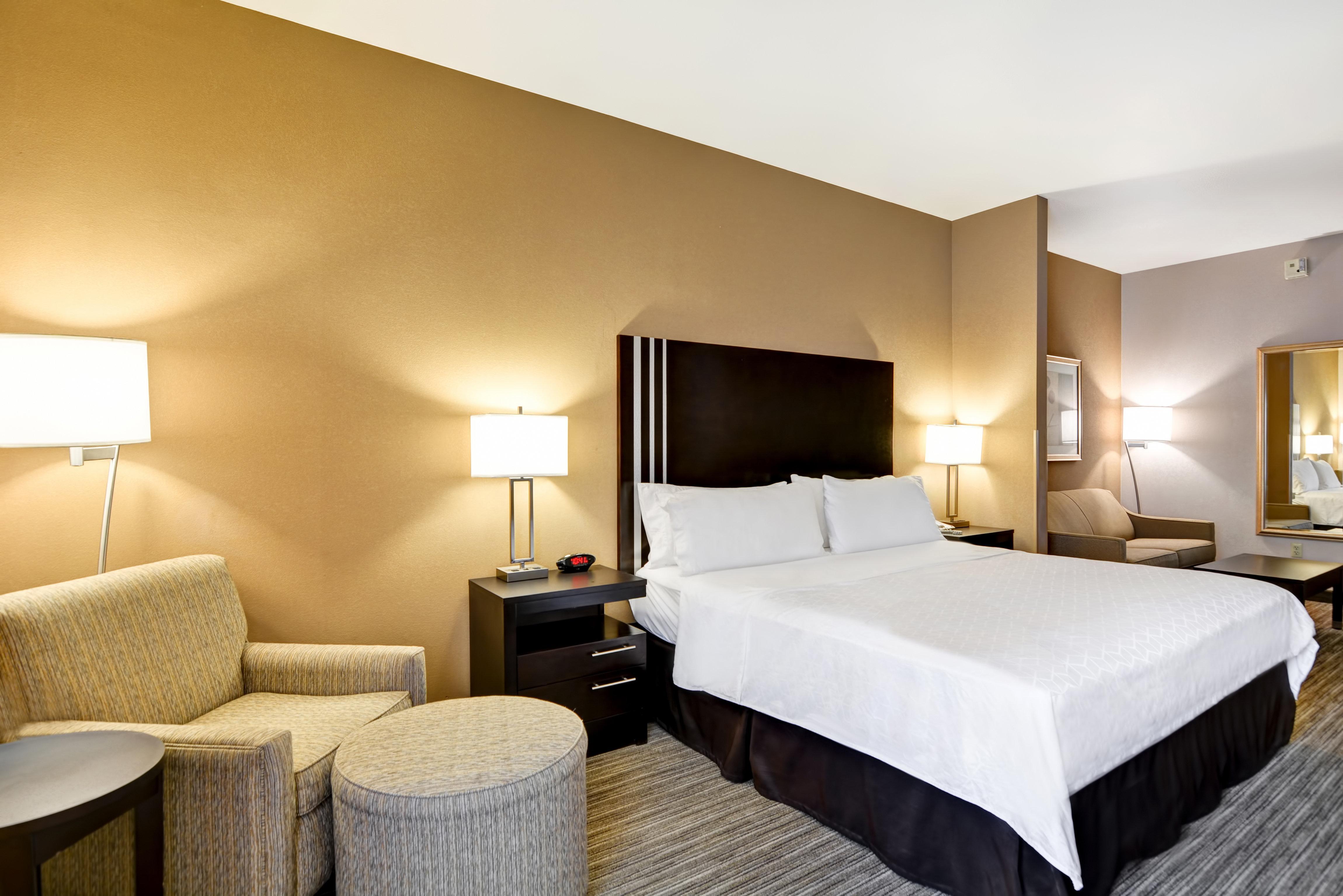 Holiday Inn Express Hotel & Suites Milwaukee-New Berlin By Ihg Extérieur photo