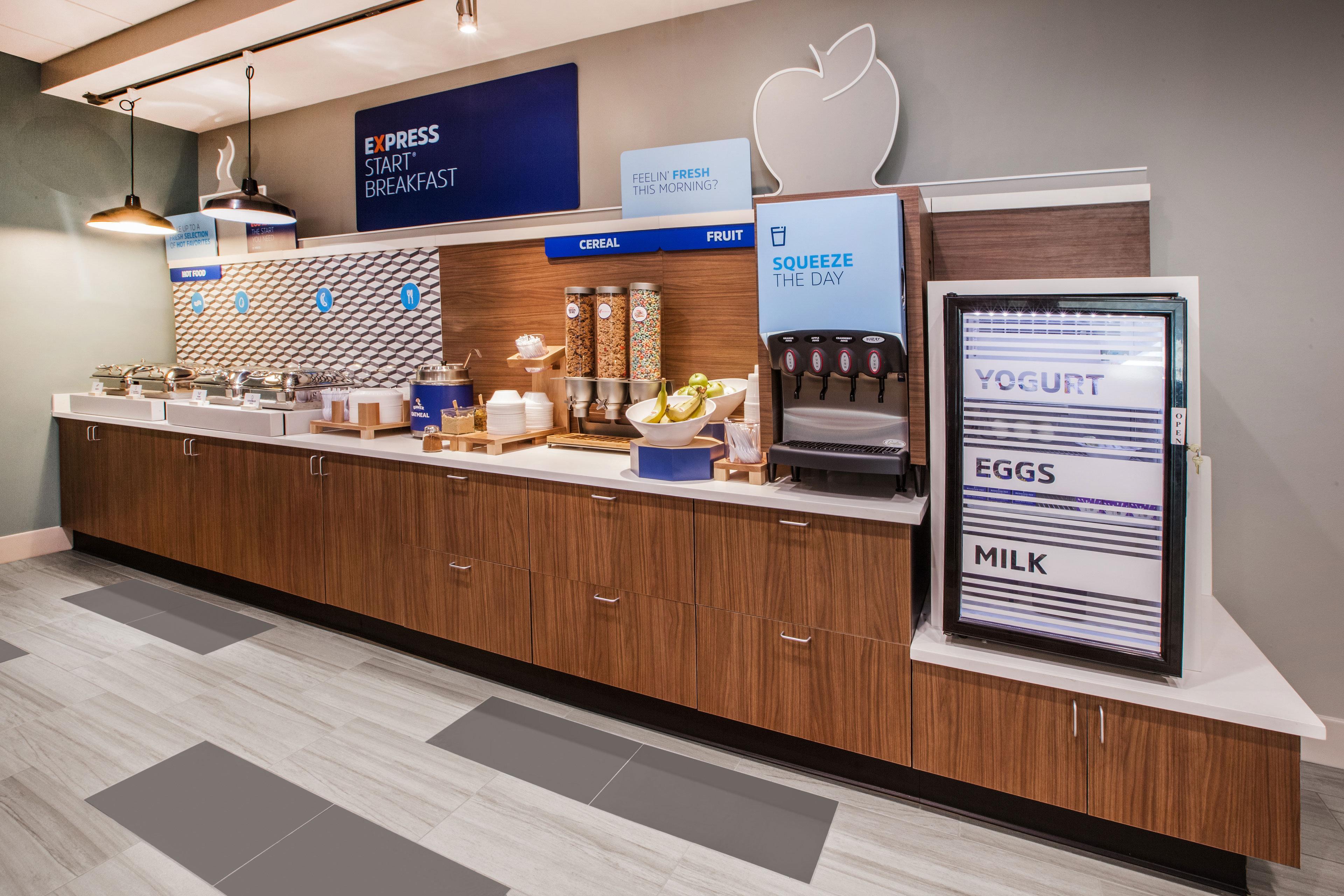 Holiday Inn Express Hotel & Suites Milwaukee-New Berlin By Ihg Extérieur photo