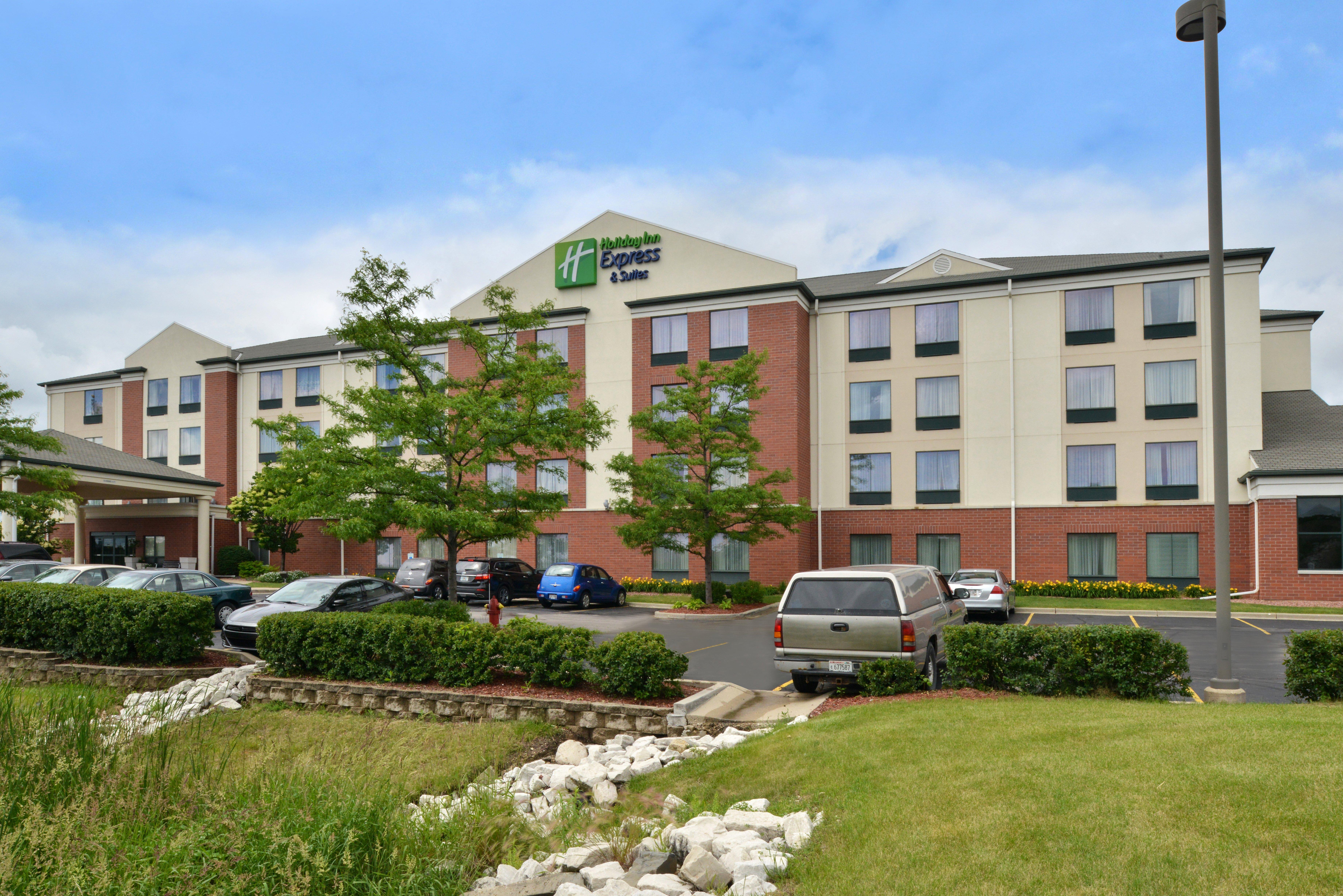 Holiday Inn Express Hotel & Suites Milwaukee-New Berlin By Ihg Extérieur photo