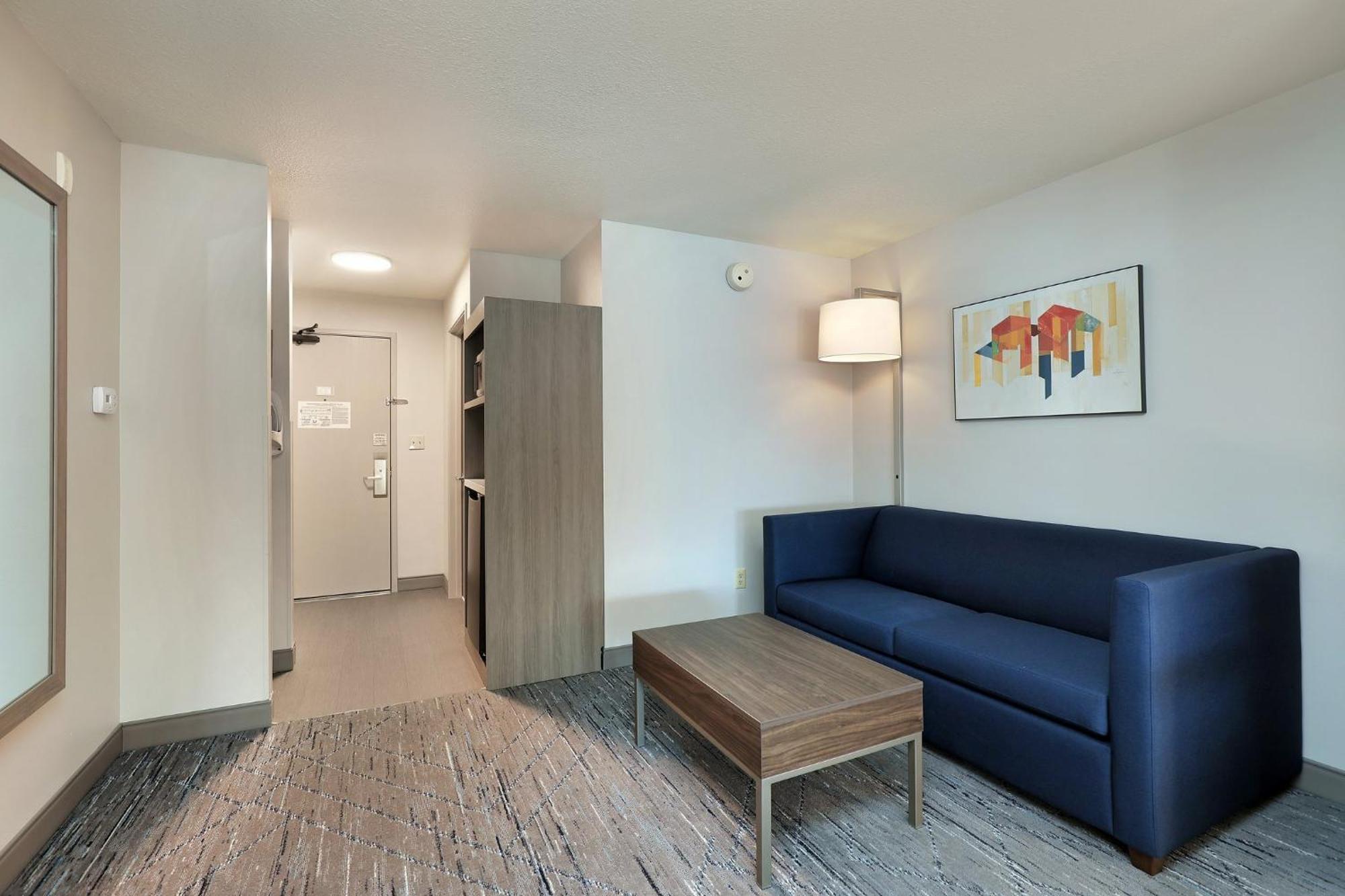 Holiday Inn Express Hotel & Suites Milwaukee-New Berlin By Ihg Extérieur photo