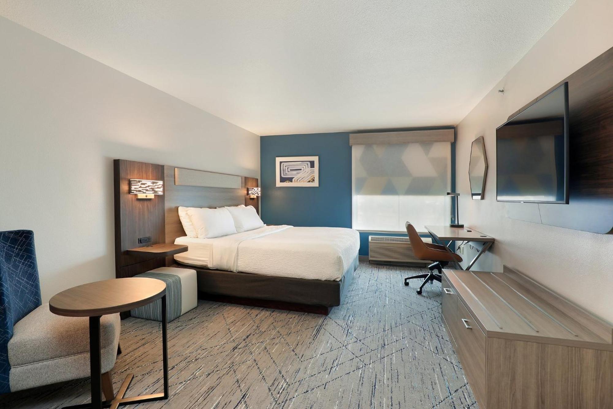 Holiday Inn Express Hotel & Suites Milwaukee-New Berlin By Ihg Extérieur photo