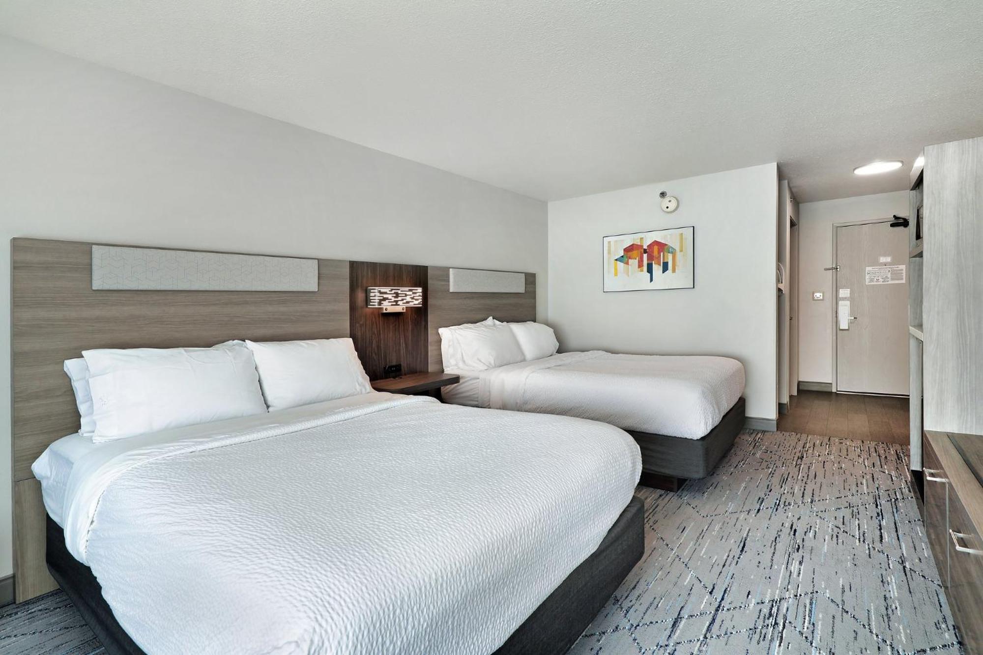 Holiday Inn Express Hotel & Suites Milwaukee-New Berlin By Ihg Extérieur photo